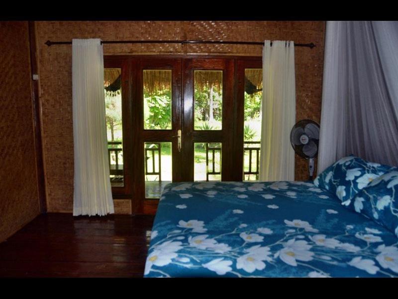 Amigos Bungalows ギリ島 エクステリア 写真