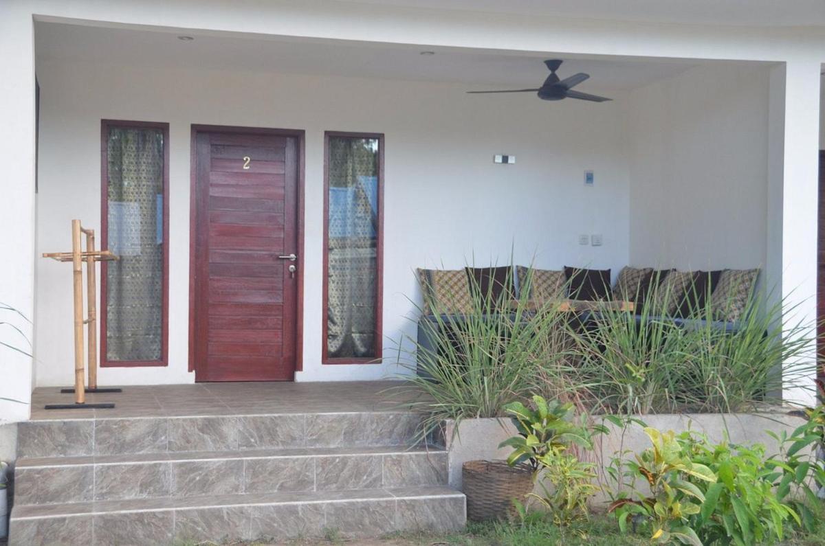 Amigos Bungalows ギリ島 エクステリア 写真