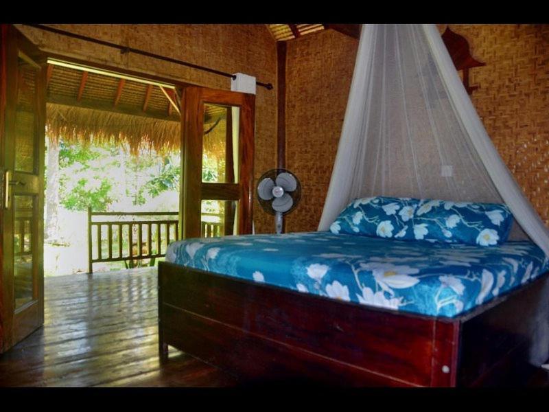 Amigos Bungalows ギリ島 エクステリア 写真