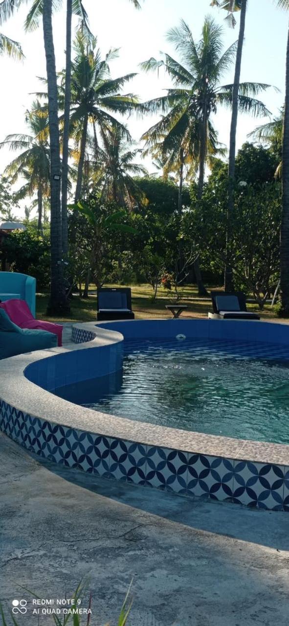 Amigos Bungalows ギリ島 エクステリア 写真